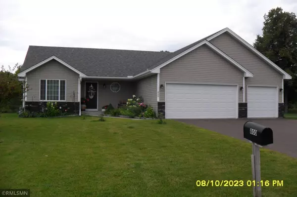 800 S Rush Creek LN, Rush City, MN 55069