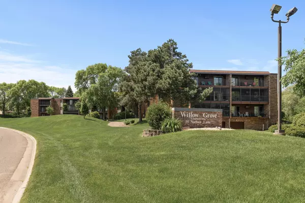 35 Nathan LN N #312, Plymouth, MN 55441