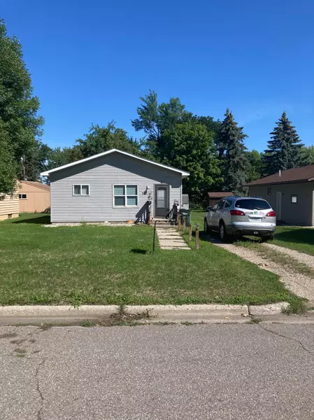 712 W Bancroft AVE, Fergus Falls, MN 56537