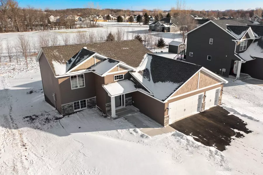 907 Palm CIR, Annandale, MN 55302