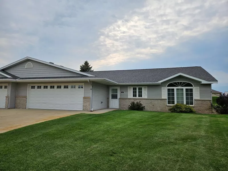 728 Amanda LN, Alexandria, MN 56308