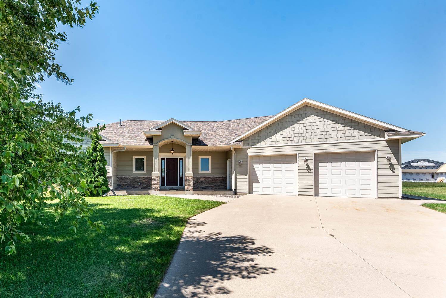 Lake Crystal, MN 56055,1121 Crystal Lake DR