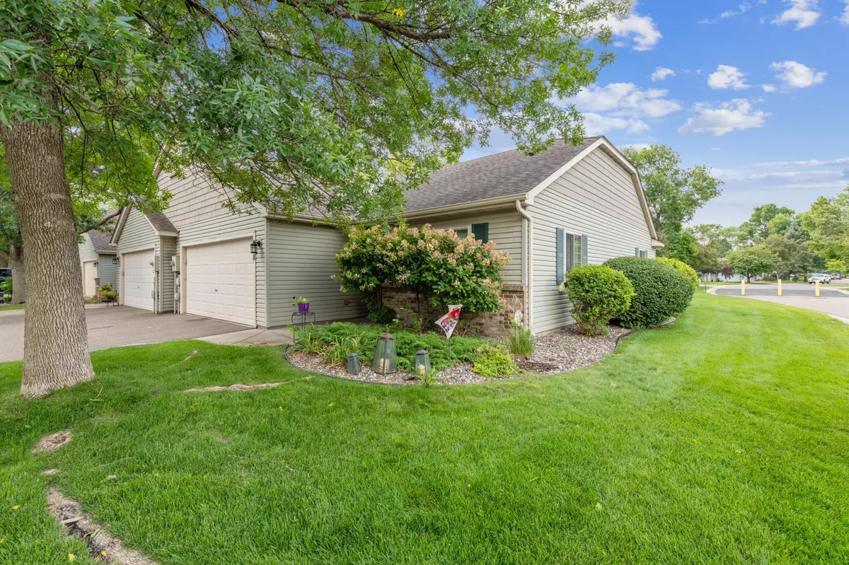 Vadnais Heights, MN 55127,688 Monn AVE