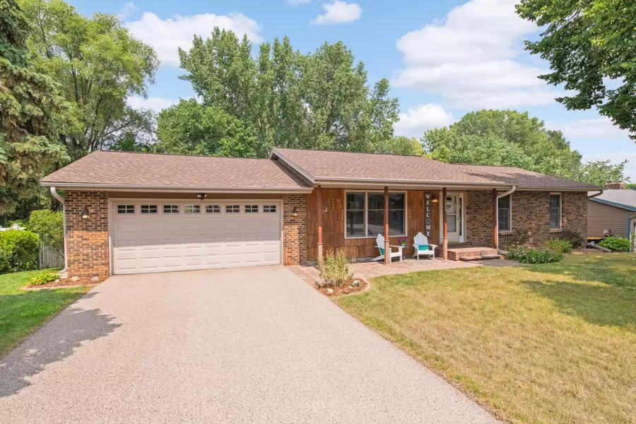 14408 Lower Guthrie CT, Apple Valley, MN 55124