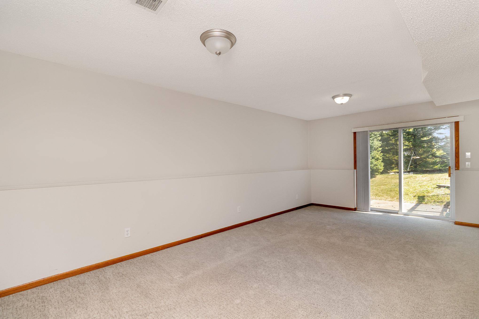 Chaska, MN 55318,1981 Waterford LN