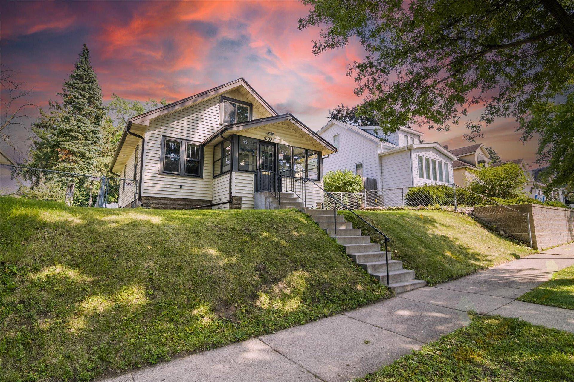 1092 Arundel ST, Saint Paul, MN 55117