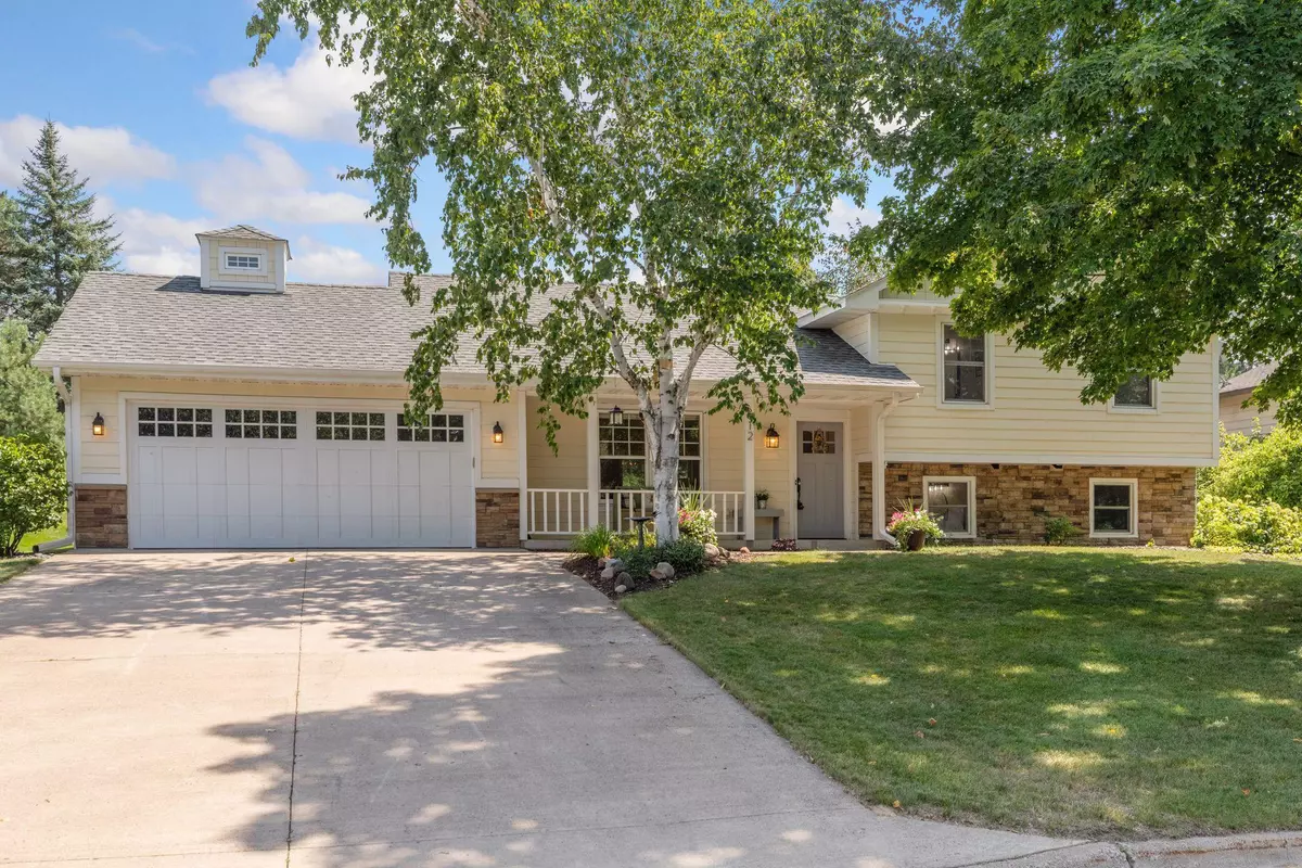 Mahtomedi, MN 55115,512 Homewood AVE