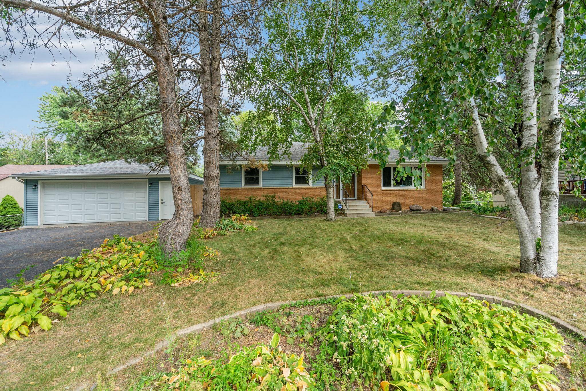 1780 Frank ST, Maplewood, MN 55109