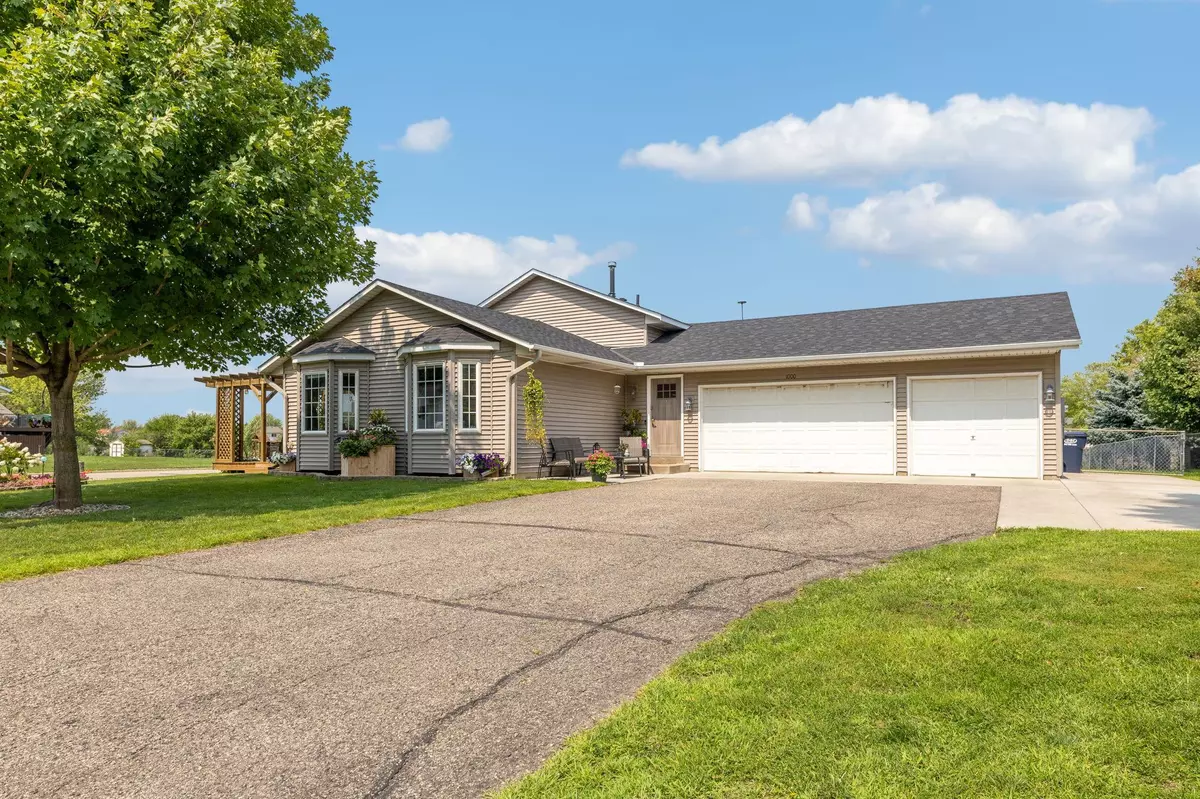 Belle Plaine, MN 56011,1000 Lacy LN