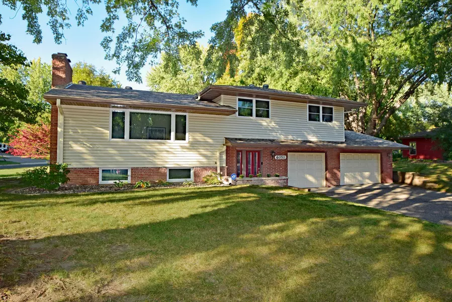 6050 Westbrook RD, Golden Valley, MN 55422