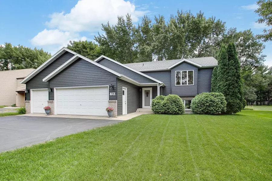 726 8th ST N, Sauk Rapids, MN 56379