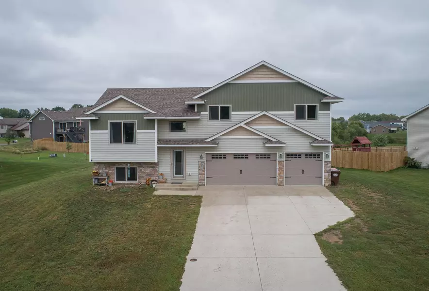 834 Nelson AVE, Mora, MN 55051