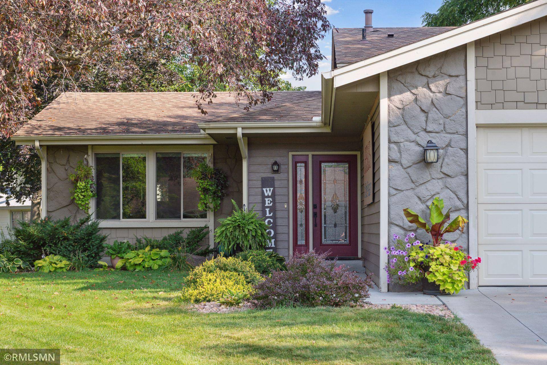 Chanhassen, MN 55317,514 Del Rio DR