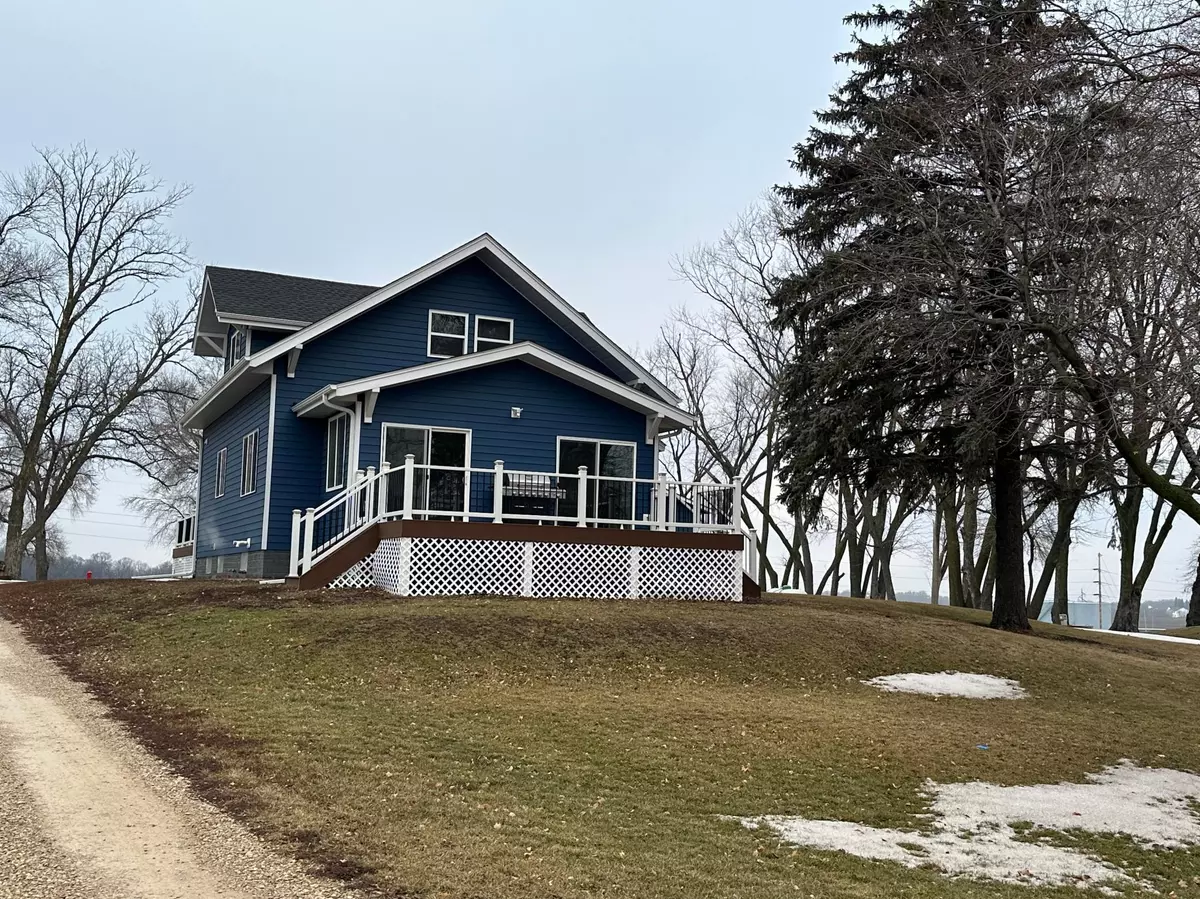 Waconia, MN 55387,5580 County Road 10 N