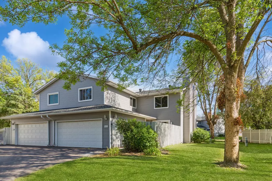 7628 Dunmore RD, Woodbury, MN 55125