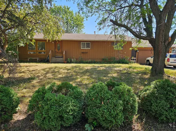 2272 14th AVE E, North Saint Paul, MN 55109