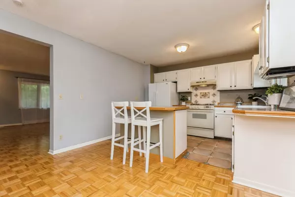 Burnsville, MN 55337,244 River Woods LN