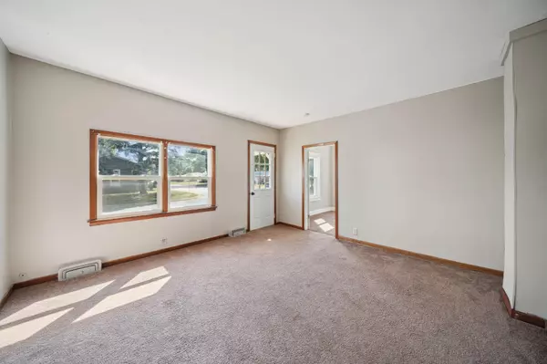 Green Isle, MN 55338,551 3rd ST