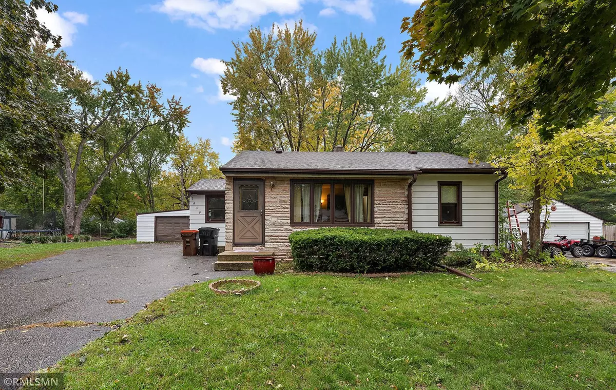 Maplewood, MN 55109,1444 County Road B E