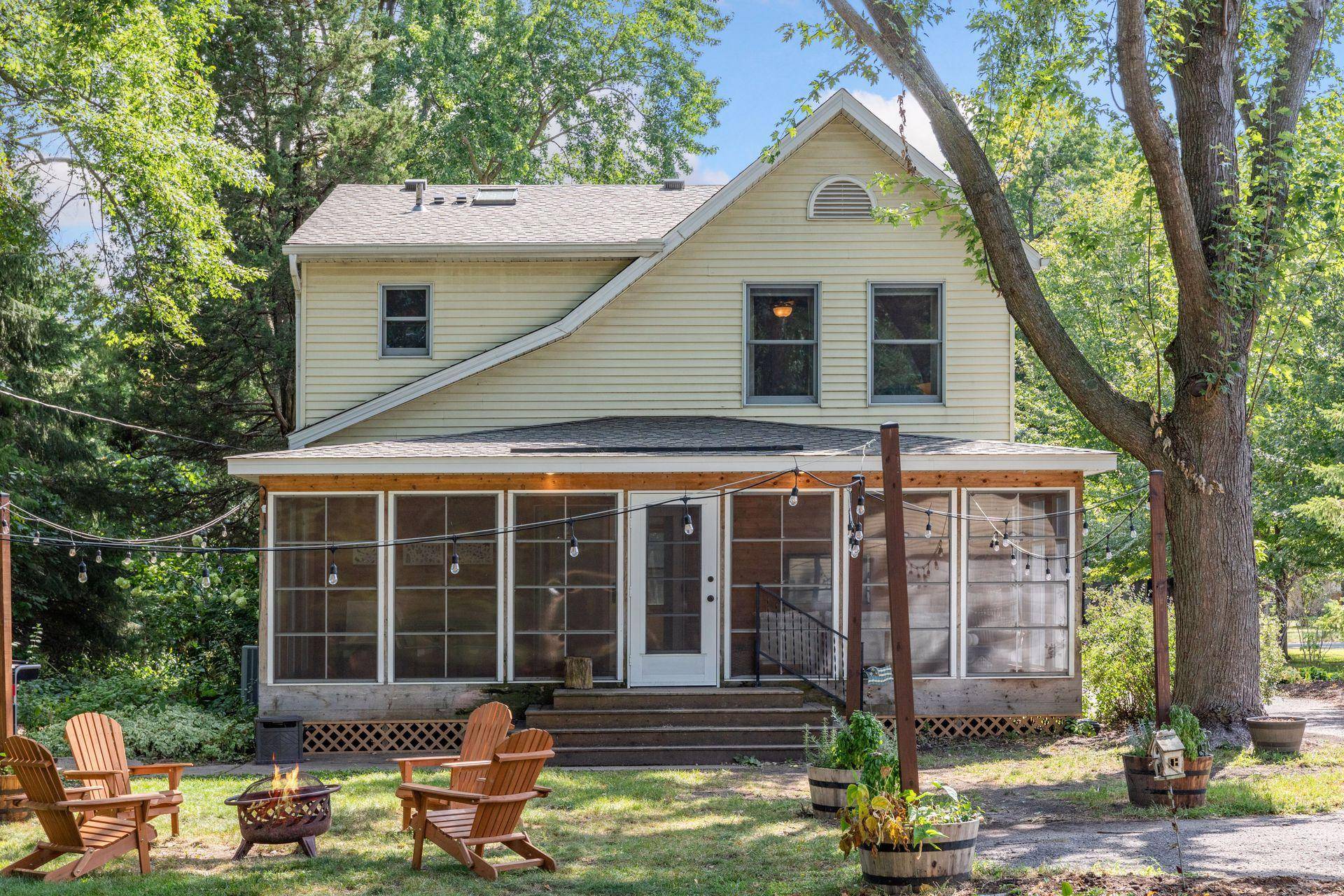Roseville, MN 55113,949 County Road B W