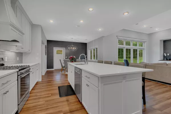 Sartell, MN 56377,6490 Moonlight LN