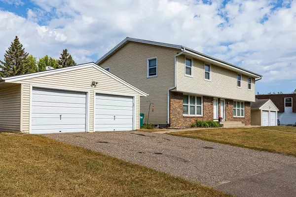 New Brighton, MN 55112,1418 Poppyseed DR