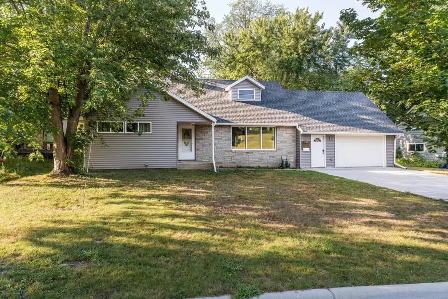 712 E Mount Faith AVE, Fergus Falls, MN 56537