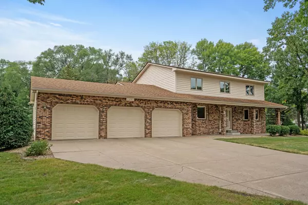 11490 Silverod ST NW,  Coon Rapids,  MN 55433