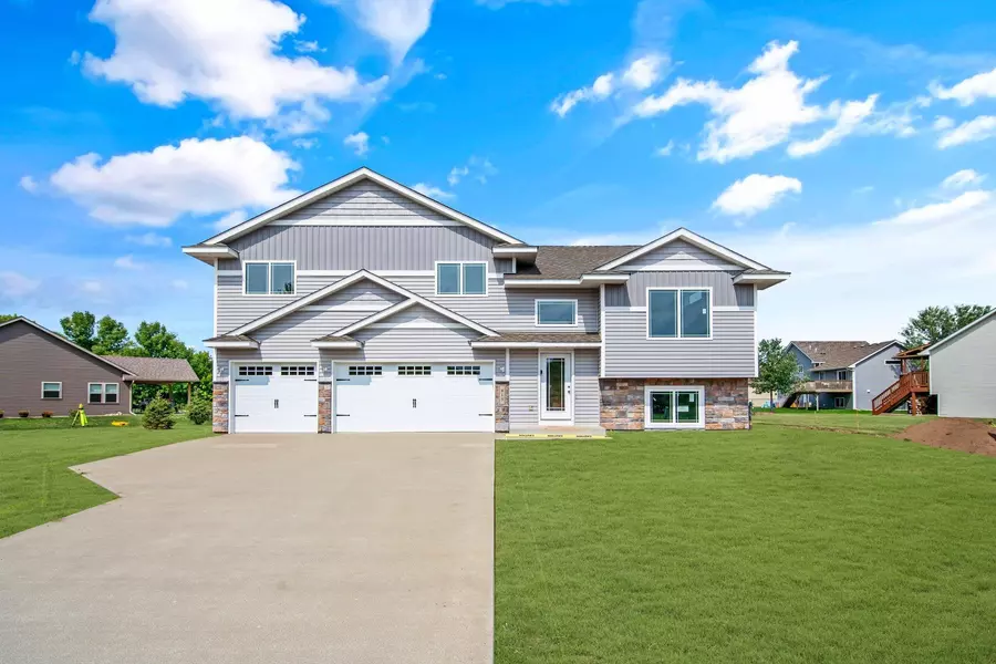 815 S Rush Creek LN, Rush City, MN 55069