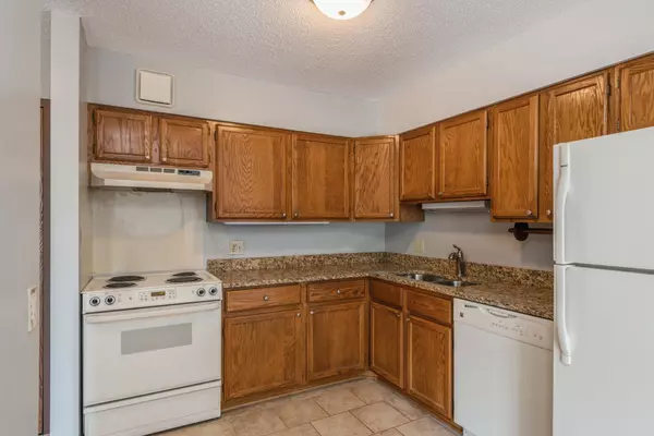 Golden Valley, MN 55427,7600 Golden Valley RD #312