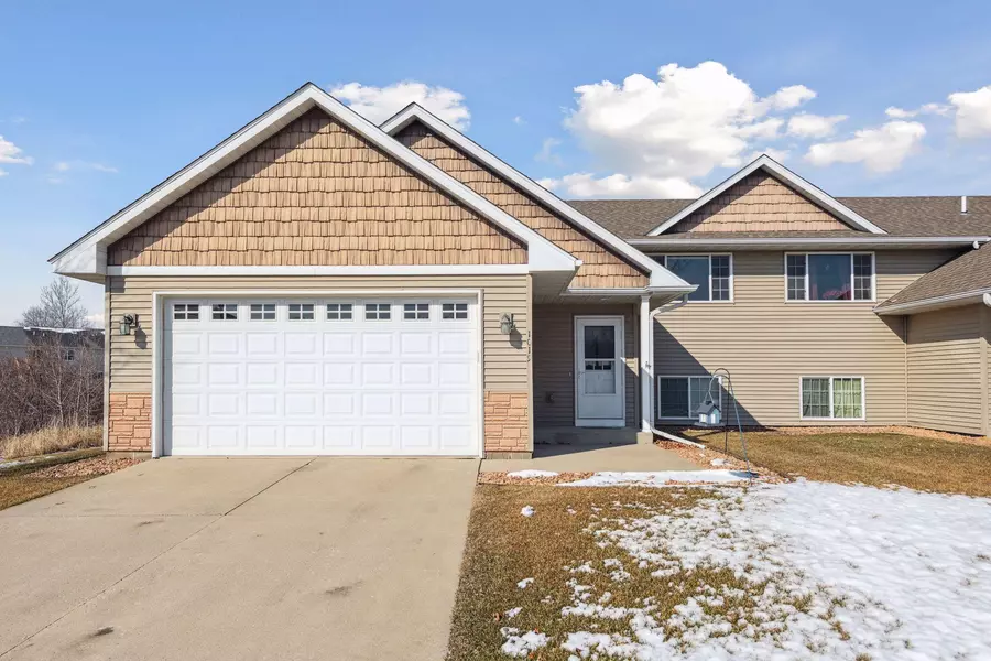 1019 White Tail LN, Montrose, MN 55363