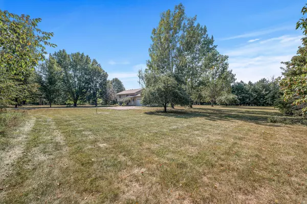 874 Ross RD, Hudson, WI 54016