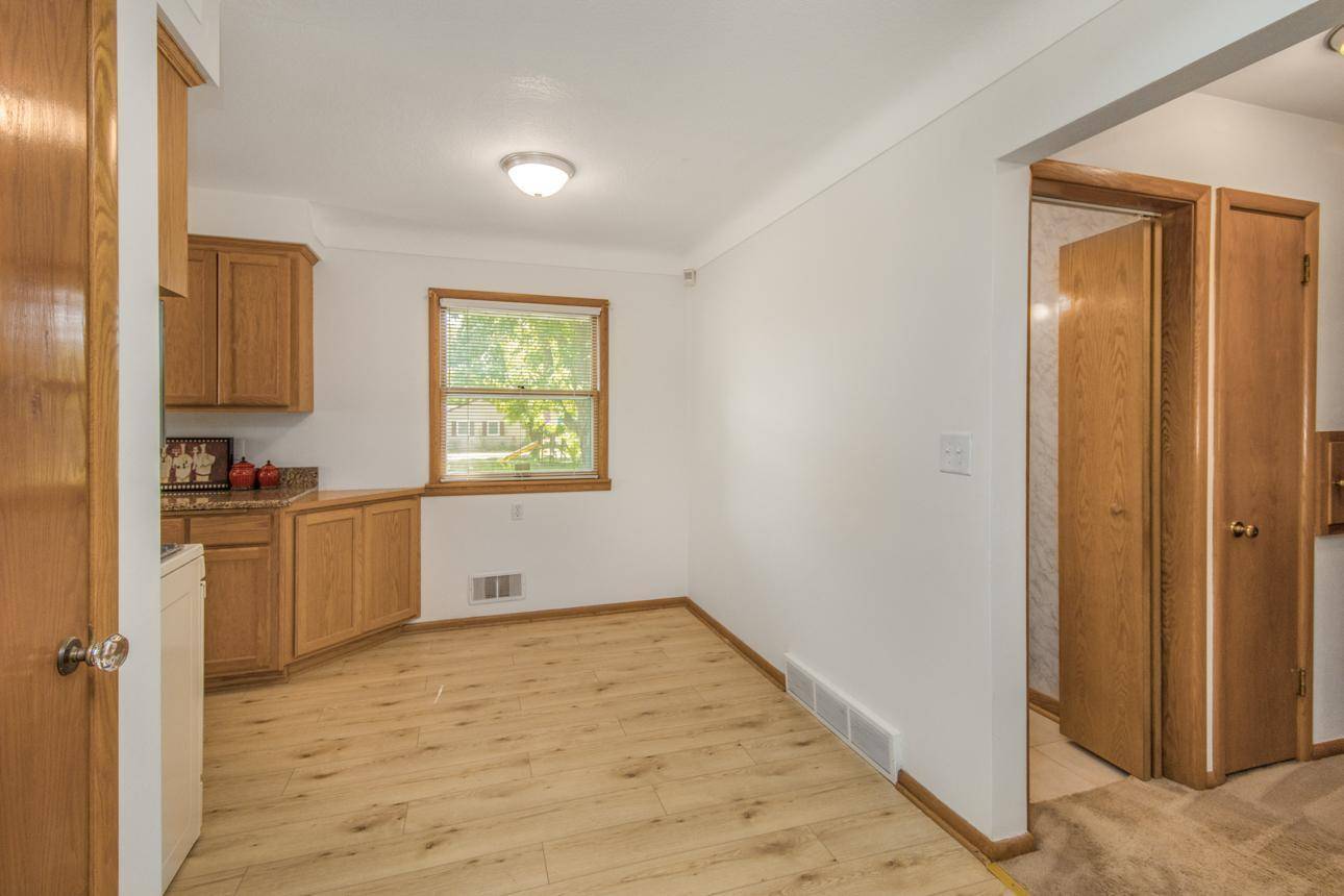 West Saint Paul, MN 55118,372 Emerson AVE W