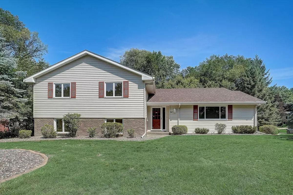 Shoreview, MN 55126,947 Tanglewood DR