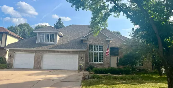 460 127th LN NW, Coon Rapids, MN 55448