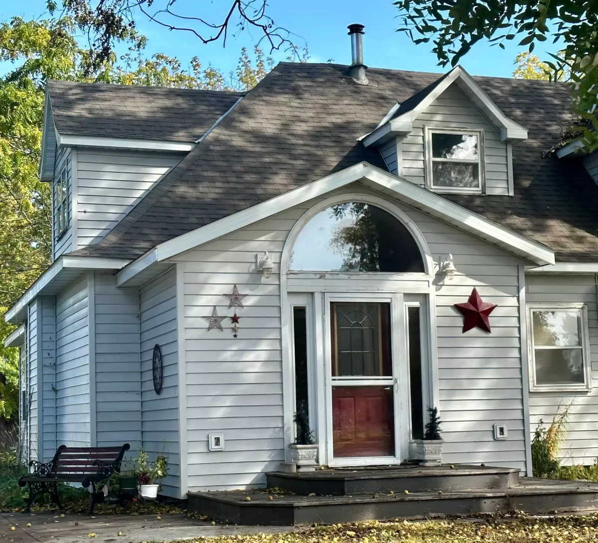 Clarkfield, MN 56223,720 11th AVE