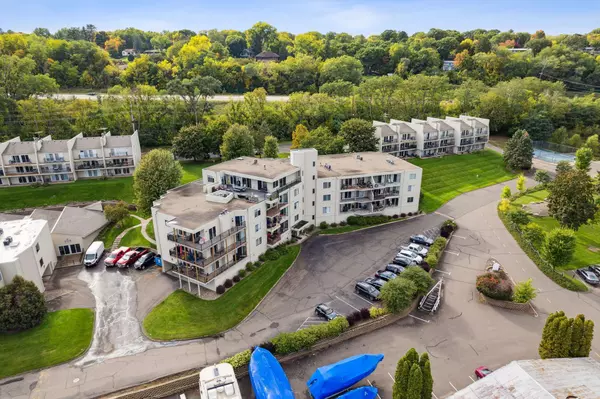 Oak Park Heights, MN 55082,6375 Saint Croix TRL N #150