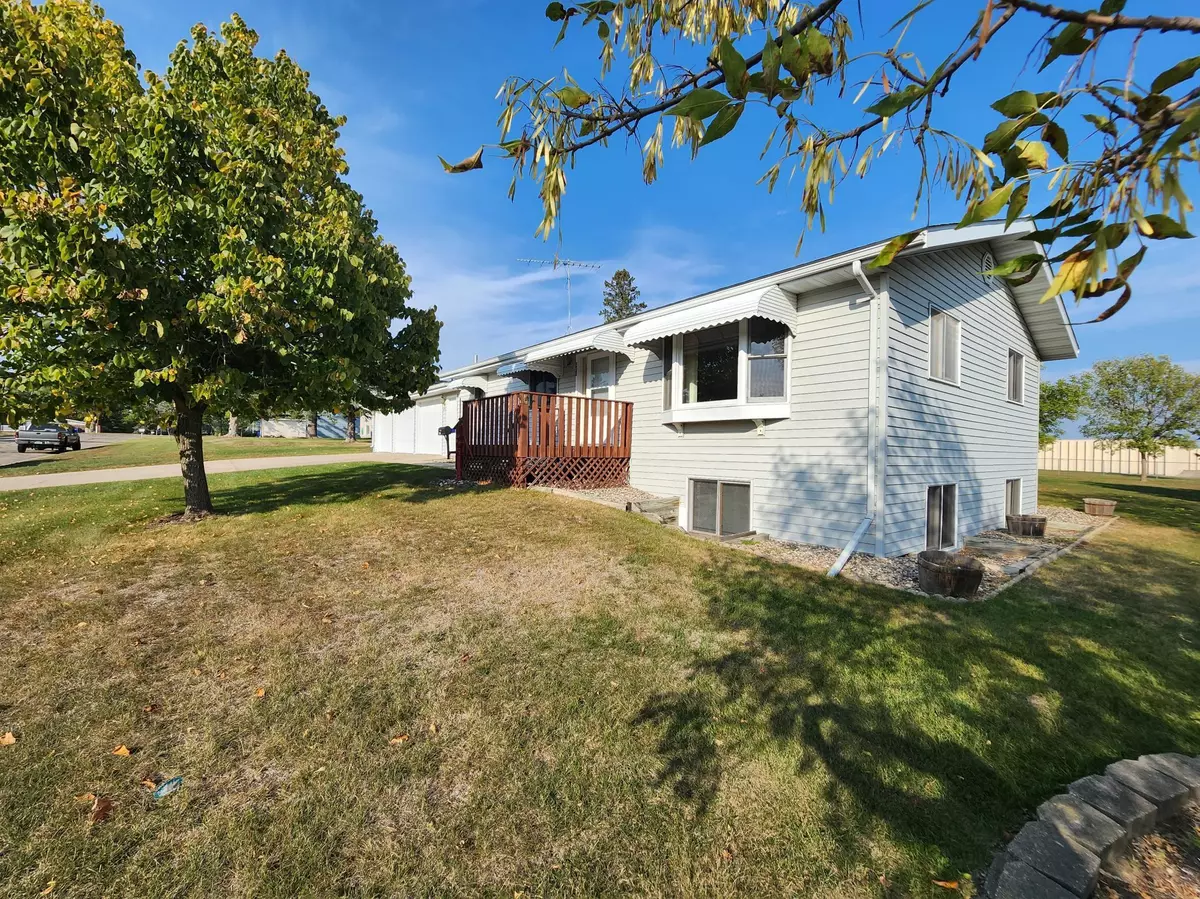 Detroit Lakes, MN 56501,401 Knollcrest AVE