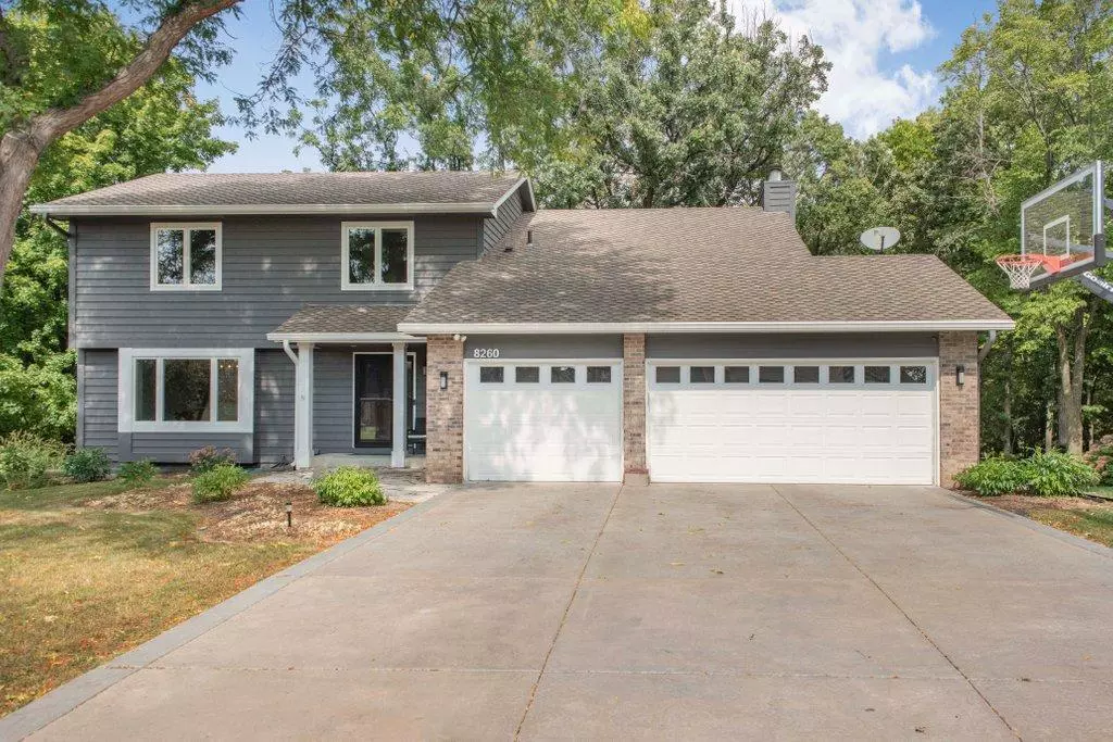 Chanhassen, MN 55317,8260 W Lake CT