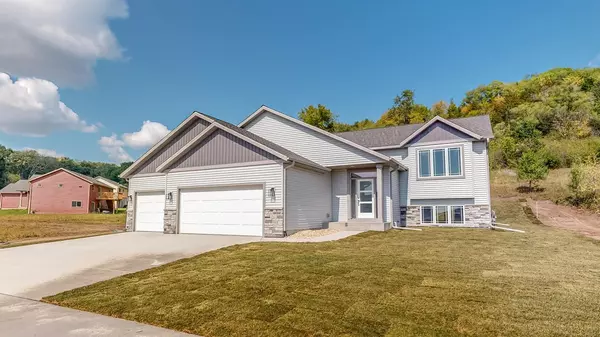 2021 Hadley Hills DR NE, Rochester, MN 55906