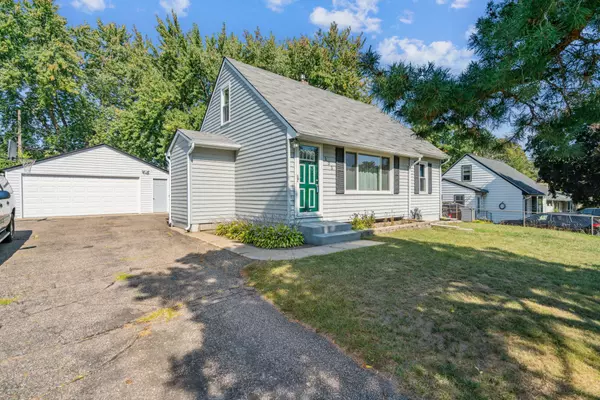 103 Downs AVE, Maplewood, MN 55117