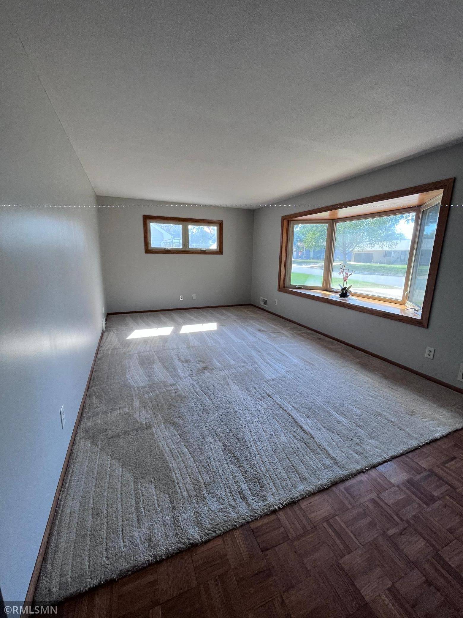 Shakopee, MN 55379,915 Pierce ST S
