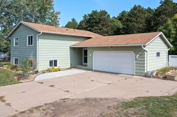 Cambridge, MN 55008,1111 Bear CIR NE