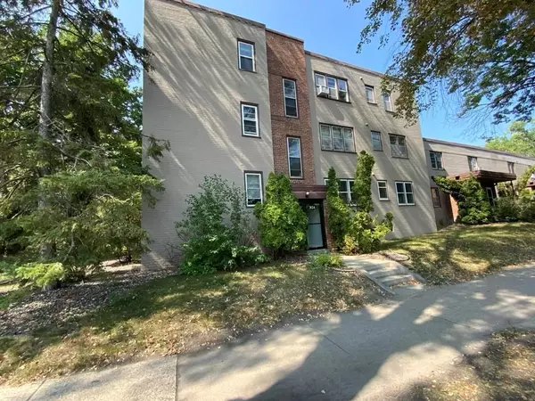 3124 W Bde Maka Ska BLVD #406, Minneapolis, MN 55416