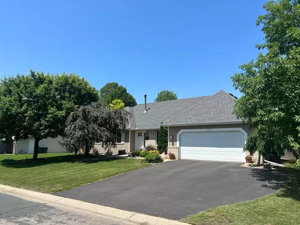 Eagan, MN 55122,1409 Horseshoe CIR