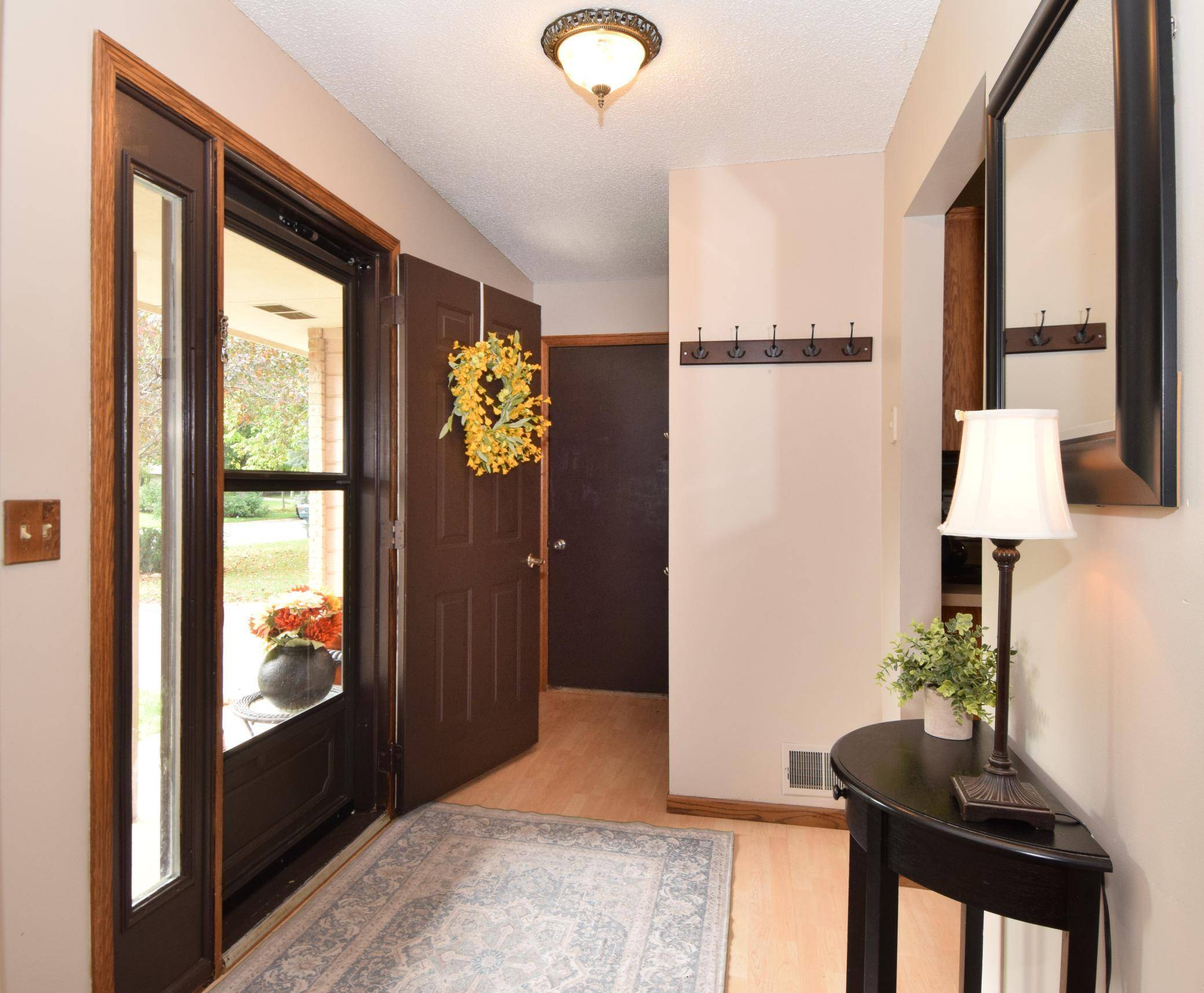Chanhassen, MN 55317,720 Bighorn DR