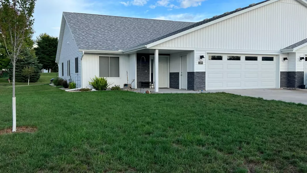 209 Plum RUN, Le Sueur, MN 56058