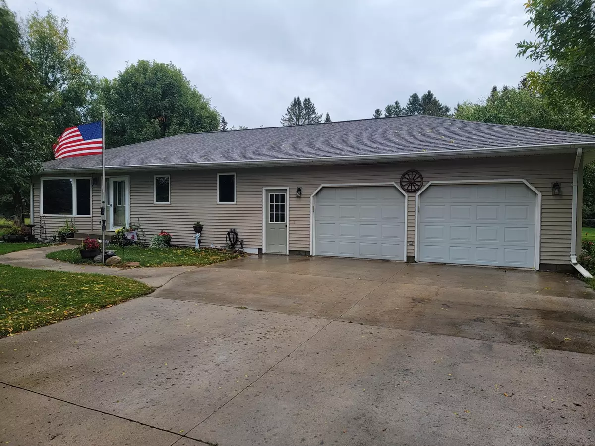 Perham, MN 56573,512 Pine Needle DR