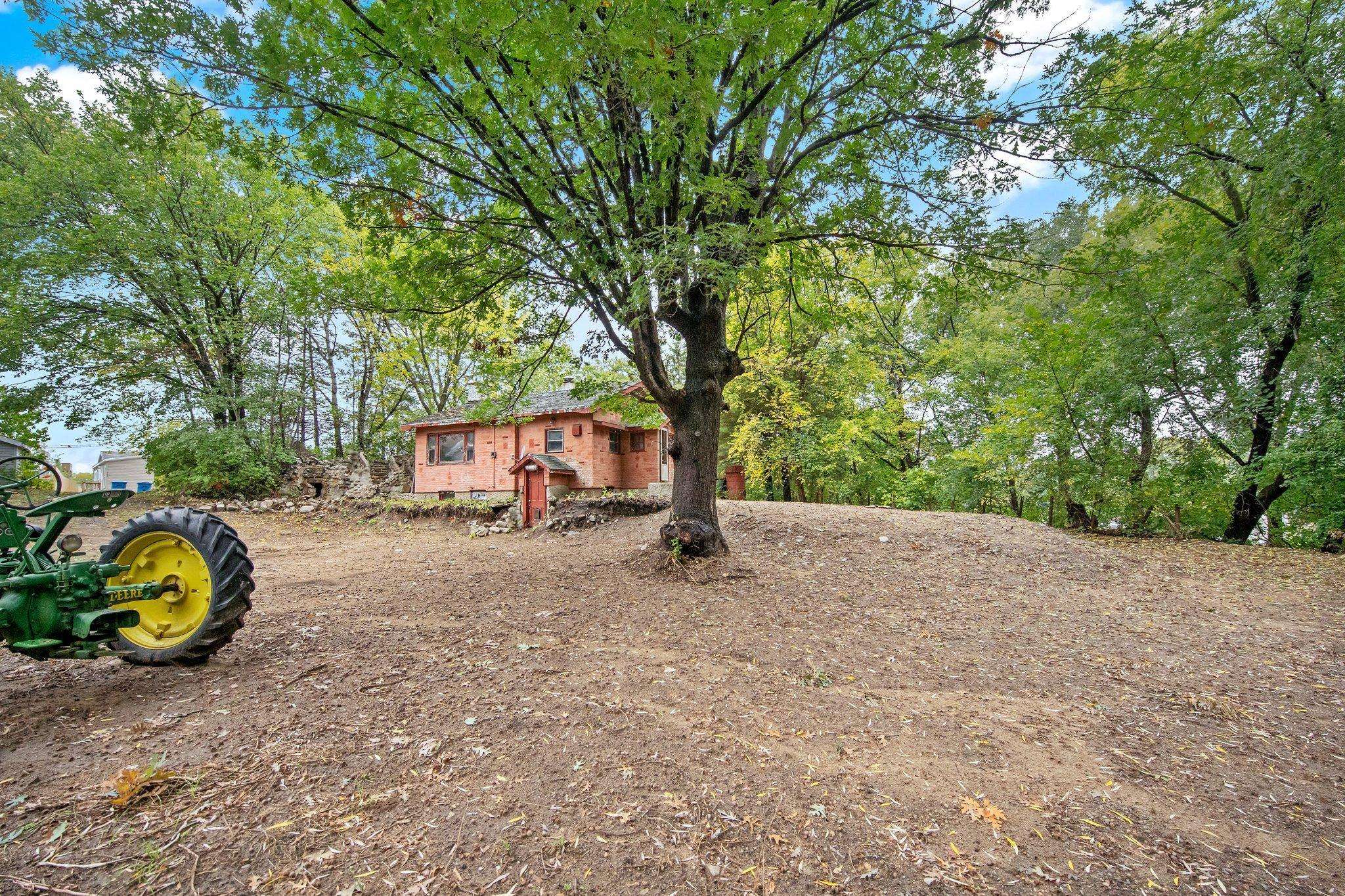 Vadnais Heights, MN 55127,99 Twin Lake BLVD