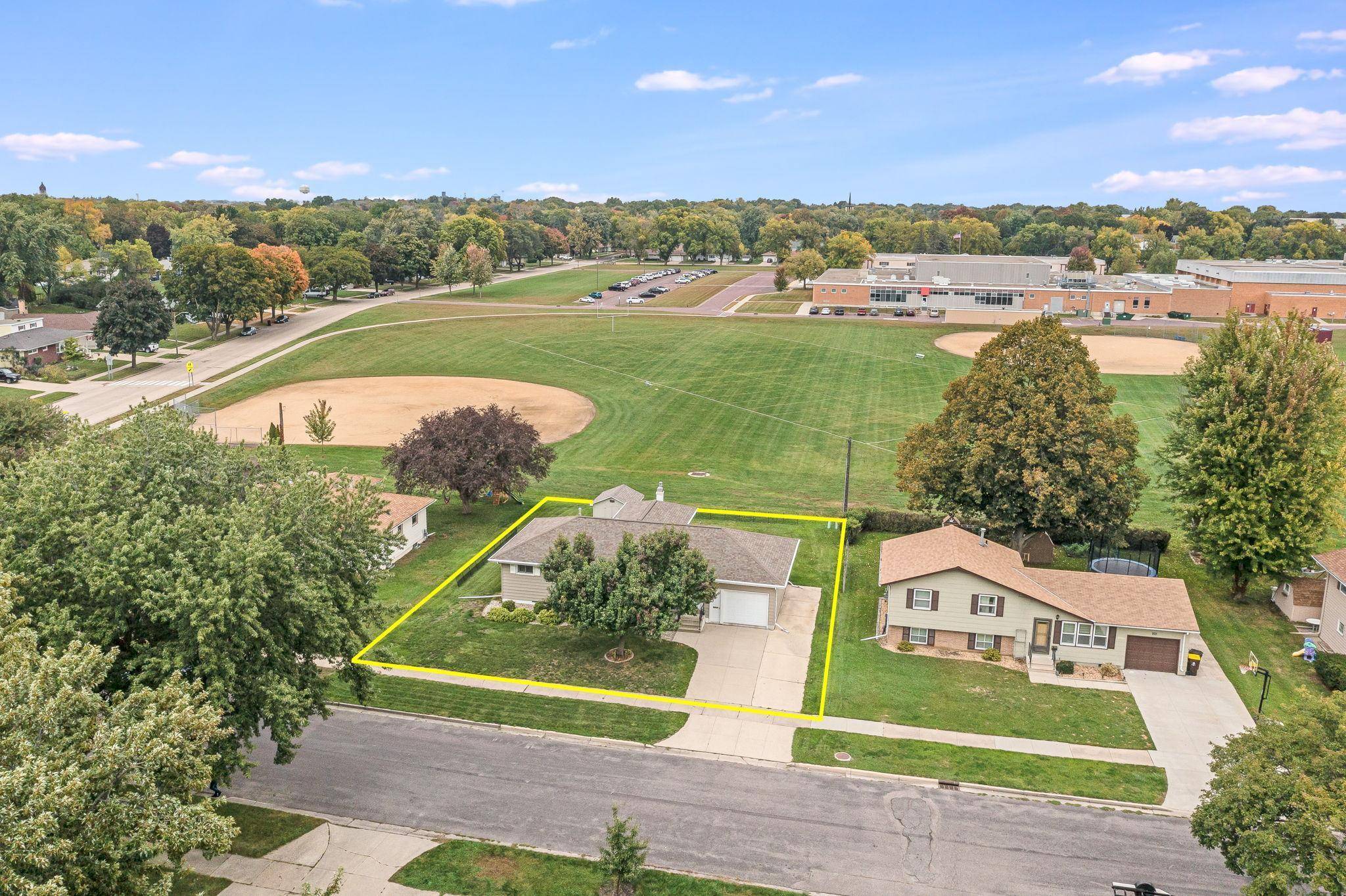 Fairmont, MN 56031,617 Adams AVE